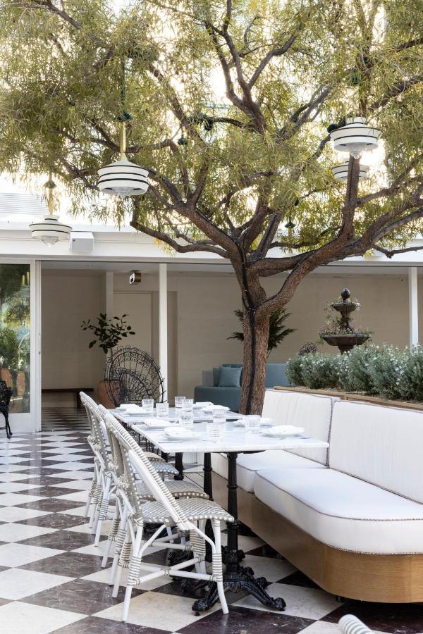 Short Stories Hotel Los Angeles